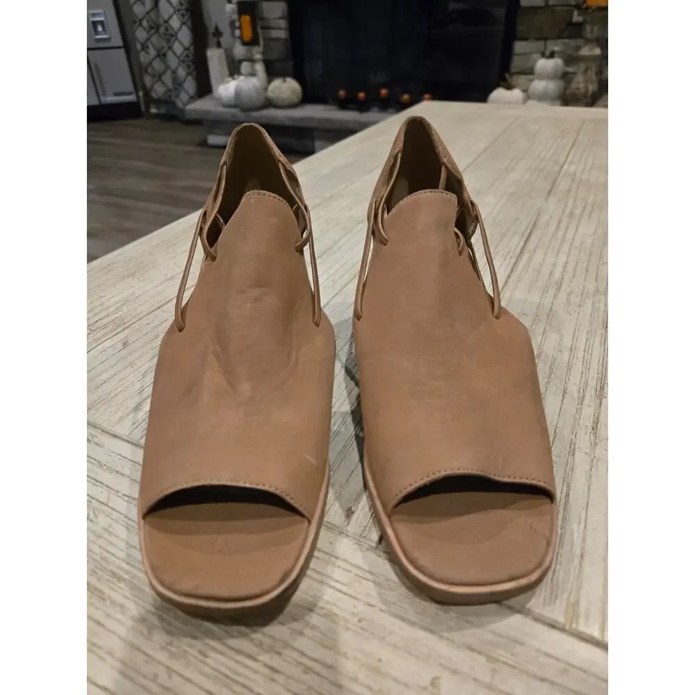 Eileen Fisher Women's‎ Vero Cuoio Peep Toe Block Heel Bootie Brown 8.5